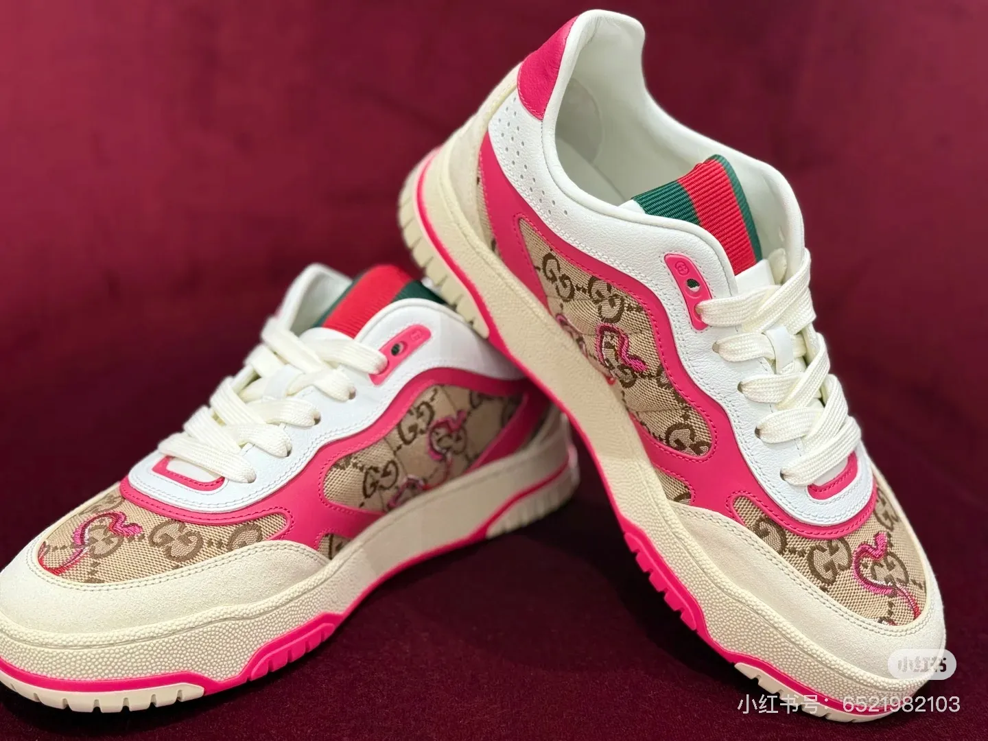 [G Home] P: 600💰 Couple size: Women's 35-40 --- Men's 39-44. (45 custom-made) 🆕2025 Electric embroidered snake GUCC Gucci original order quality The latest popular high and low top distressed couple's sports shoes series are shipped. Original purchase and development Made in China, these high-low sneakers are designed with a basketball-style silhouette, cleverly incorporating hollow panels and distressed effects, showing their unique ingenuity. The ingenuity incorporates brand logo details such as interlocking Double G styling accessories and Gucci lettering, a low-key tribute to the brand's design heritage. Exquisite packaging at the delivery counter 🛍📦 ▪️ Fabric: Original custom-made imported cowhide stitching ▪️ Lining: Imported first-layer cowhide ▪️ Sole: Original molded TPU sole ▪️ Sole thickness: 3cm